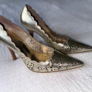 Gold Pointed-Toe Pumps Wood Heel | Size 6